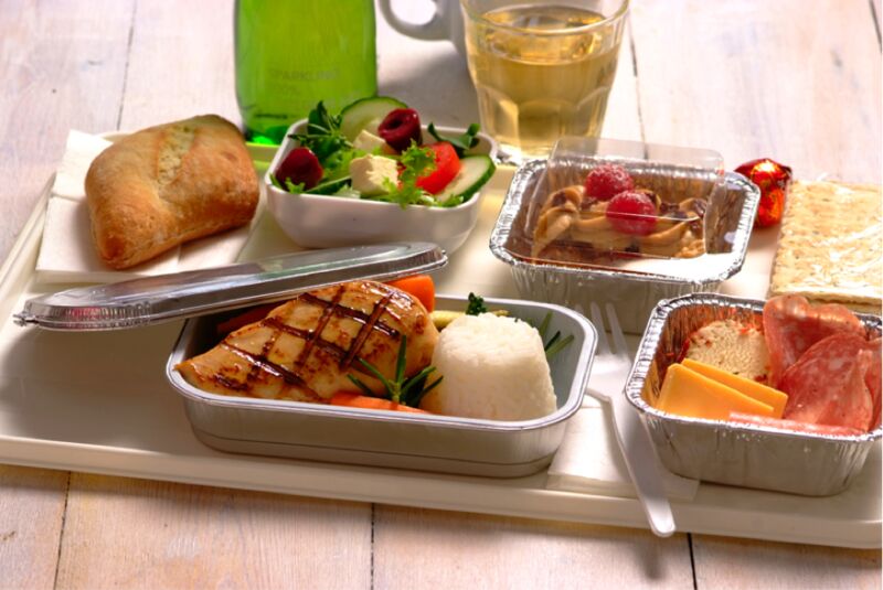 معايير السلامة واختبار أدوات المائدة المصنوعة من رقائق الألومنيوم